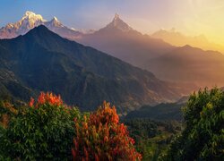 Wschód słońca w Himalajach