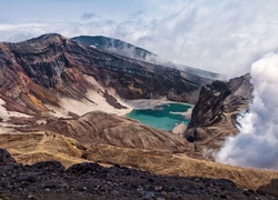 Wulkan Gorely i jezioro kraterowe na Kamczatce