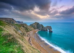 Anglia, Hrabstwo Dorset, Morze, Wybrzeże Jurajskie, Skała, Łuk wapienny, Durdle Door, Chmury