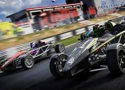 Wyścigi samochodowe na torze z gry Grid Legends
