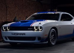 Wyścigowy Dodge Challenger SRT Drag Pak IV generacji