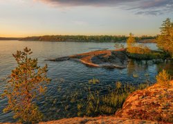 Jesień, Drzewa, Zachód słońca, Jezioro Ładoga, Karelia, Rosja