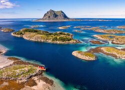 Wysepki na norweskich Lofotach w okręgu Nordland