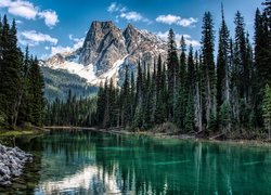 Park Narodowy Yoho, Jezioro, Emerald Lake, Góry, Lasy, Drzewa, Obłoki, Kamienie, Kolumbia Brytyjska, Kanada