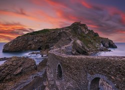 Hiszpania, Kraj Basków, Prowincja Vizcaya, Wyspa Gaztelugatxe, Morze, Góra, Mur