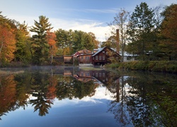 Stany Zjednoczone, Stan New Hampshire, Wilton, Staw, Drzewa, Domy, Młyn Fryes Measure Mill, Odbicie