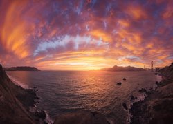 Zachód słońca nad cieśniną Golden Gate w San Francisco