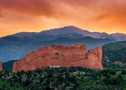 Zachód słońca nad Garden of the Gods w Kolorado