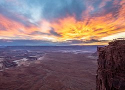 Zachód słońca, Kaniony, Park Narodowy Canyonlands, Utah, Stany Zjednoczone