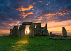 Kromlech Stonehenge, Kamienie, Równina Salisbury, Niebo, Zachód Słońca, Hrabstwo Wiltshire, Anglia