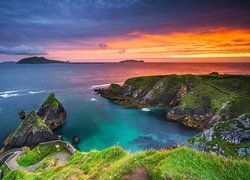 Wybrzeże, Skały, Zatoka, Morze, Trawa, Chmury, Zachód słońca, Hrabstwo Kerry, Irlandia
