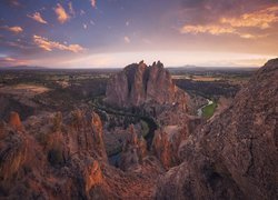 Stany Zjednoczone, Stan Oregon, Park stanowy Smith Rock, Góry, Skały, Rzeka, Crooked River, Zachód słońca