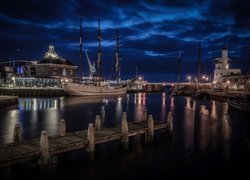 Żaglowiec w holenderskim porcie Harlingen