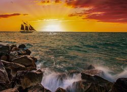Zachód słońca, Kamienie, Morze, Żaglówka, Key West, Floryda, Stany Zjednoczone