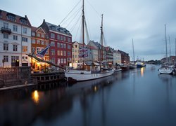Kanał Nyhavn, Żaglówki, Domy, Przystań, Kopenhaga, Dania