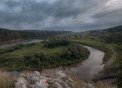 Wzgórza, Skały, Las, Wieś Kyn, Zakole, Rzeka Czusowaja, Kraj Permski, Rosja