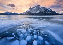 Góry, Canadian Rockies, Zima, Zamarznięte, Jezioro, Abraham Lake, Lód, Alberta, Kanada
