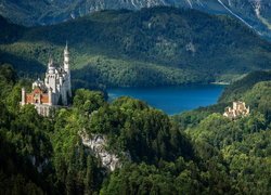 Zamek Neuschwanstein i Zamek Hohenschwangau nad jeziorem Alpsee