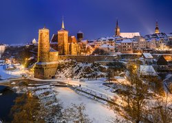 Niemcy, Saksonia, Budziszyn, Bautzen, Rzeka Sprewa, Most, Zamek Ortenburg, Drzewa, Zima