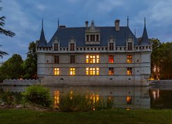 Francja, Zamek w Azay-le-Rideau, Rzeka Indre, Wieczór