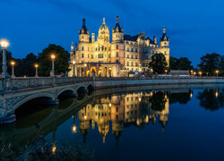 Niemcy, Schwerin, Zamek w Schwerinie, Jezioro, Schweriner See, Most, Światła