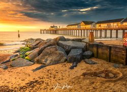 Morze Północne, Molo Southwold Pier, Domki, Kamienie, Plaża, Piaskowy, Zamek, Zachód słońca, Southwold, Anglia