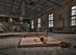 Zaniedbana sala gimnastyczna