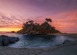 Zachód słońca, Plaża, Schody, Morze, Skała, Drzewa, Playa de Aro, Katalonia, Hiszpania