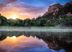 Zachód słońca, Góry, Jezioro, Zbiornik, Granite Basin Lake, Drzewa, Las, Prescott National Forest, Arizona, Stany Zjednoczone