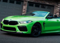 Zielone BMW M8