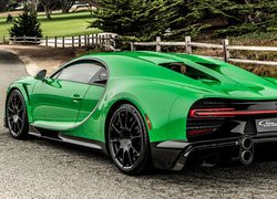 Zielone Bugatti Chiron Super Sport