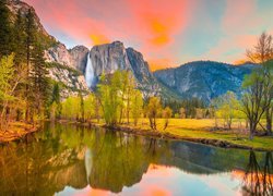 Stany Zjednoczone, Kalifornia, Park Narodowy Yosemite, Góry Sierra Nevada, Wodospad, Rzeka, Merced River, Drzewa, Odbicie