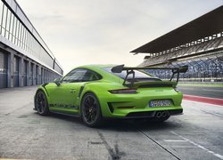 Zielone Porsche 911 GT3 RS tyłem