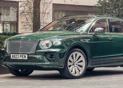 Zielony Bentley Bentayga Hybryda