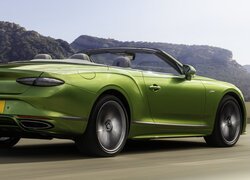 Zielony Bentley Continental GT Speed kabriolet