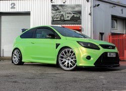 Zielony Ford Focus II RS Wolf Racing