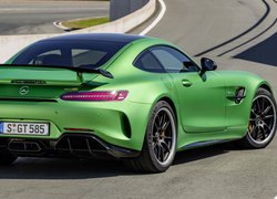 Zielony Mercedes-AMG GT R tyłem