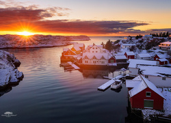 Norwegia, Wioska Nautnes, Zima, Zachód słońca