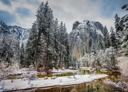 Zima zawitała do Parku Narodowego Yosemite w Kaliforni