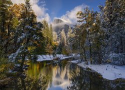 Park Narodowy Yosemite, Rzeka, Merced River, Góry, Drzewa, Śnieg, Kalifornia, Stany Zjednoczone