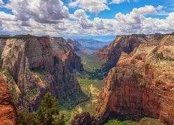 Zion Canyon i Wąwóz Rzeki Virgin widziane ze skał Angels Landing