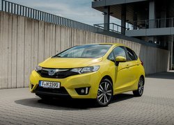 Żółta Honda Jazz