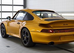 Żółte Porsche 911 Turbo