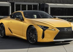 Lexus LC 500, Przód