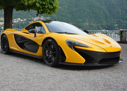 Żółty McLaren P1