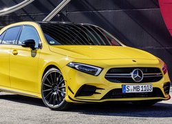 Żółty Mercedes-AMG A 35