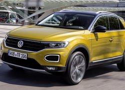 Żółty Volkswagen T-Roc